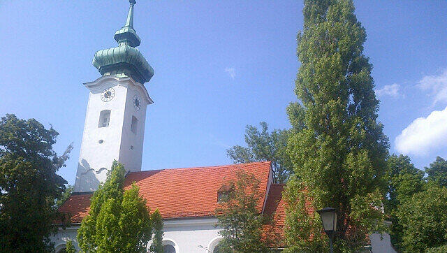 Die Gemeinde St. Georg in Alt-Bogenhausen. Die Gemeinde St. Georg in Alt-Bogenhausen.