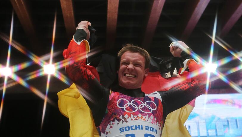 Felix Loch jubelt über Gold bei den Olympischen Spielen in Sotschi! Felix Loch jubelt über Gold bei den Olympischen Spielen in Sotschi!