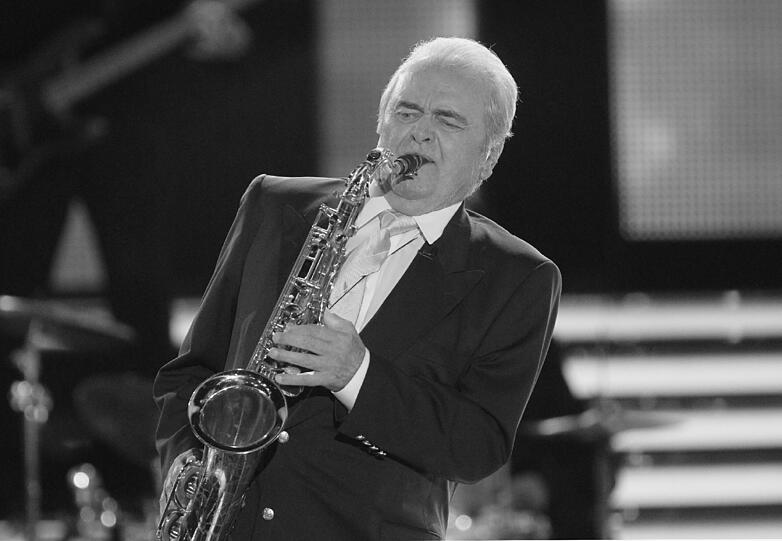 15.08. Max Greger (89): Der Saxofonist und Bandleader gehörte zu den Pionieren der Jazz- und Swingmusik in Deutschland. Greger spielte mit Weltstars wie Louis Armstrong, Duke Ellington und Ella Fitzgerald. Er nahm über 150 Tonträger auf und produzierte rund 3000 Stücke.