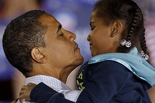 Sasha Obama und Vater Barack.