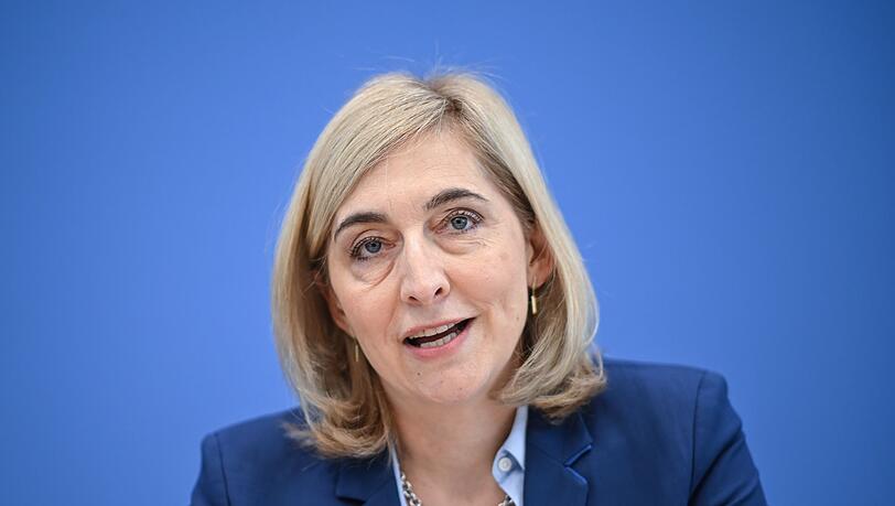 Gesundheitsministerin Warken will schnell eine Gesundheitsreform auf den Weg bringen.