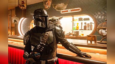 Auf Disney+ bereits in einer Serie h&ouml;chst erfolgreich: "The Mandalorian" mit Grogu.