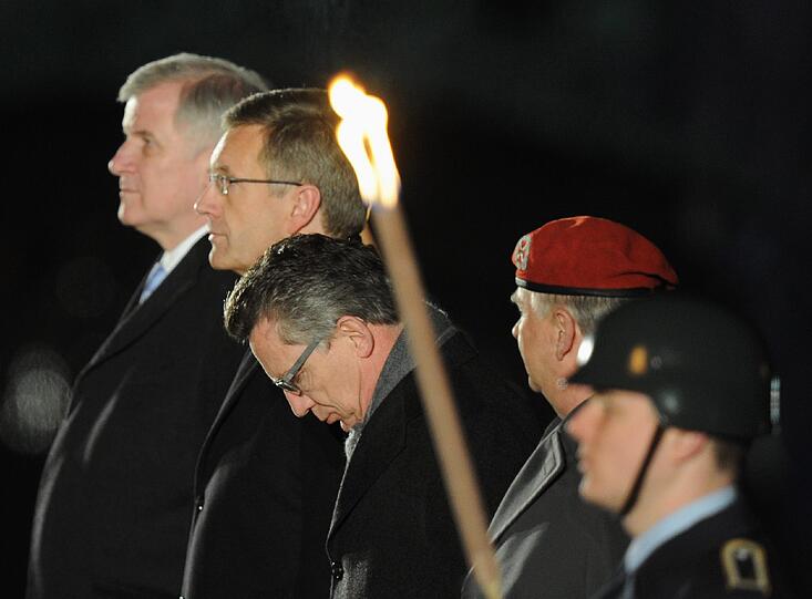 Proteste bei Wulffs Zapfenstreich - sehen Sie hier die Bilder...