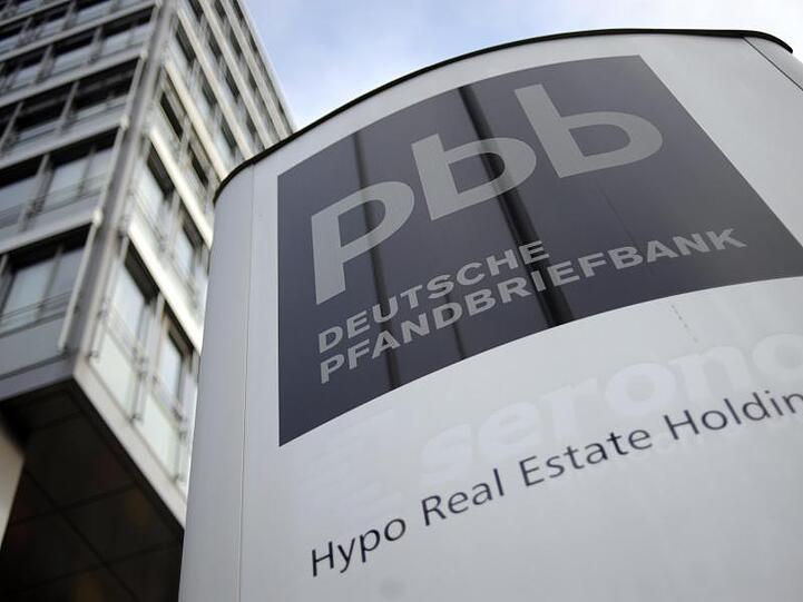 Das Logo der Deutschen Pfandbriefbank in München. Foto: picture alliance / Andreas Gebert/dpa