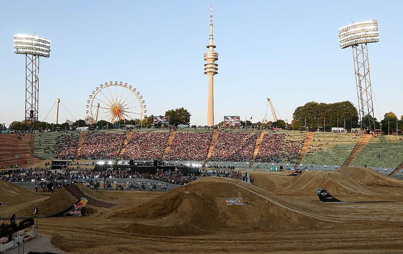 Am Samstag haben die X-Fighters in München Station gemacht - und spektakuläre Stunts gezeigt. Mit von der Partie beim letzten Stopp vor dem Finale in Sydney: Die Stars der Szene rund um den Spanier Dany Torres.
