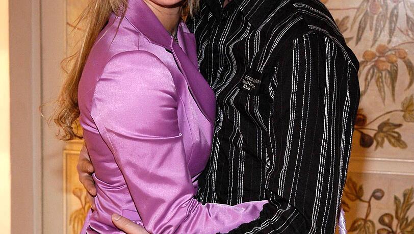 Christine Zierl im Jahr 2005 mit ihrem Sohn Alessio. Der heute 43-J&auml;hrige lebt seit vielen Jahren in China.