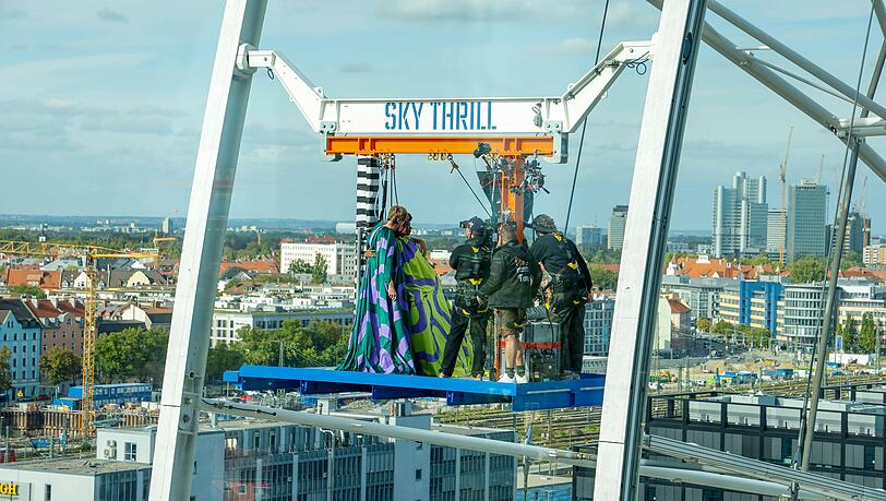 In luftiger Höhe: Zwei GNTM-Kandidaten beim spektakulären Shooting In luftiger Höhe: Zwei GNTM-Kandidaten beim spektakulären Shooting
