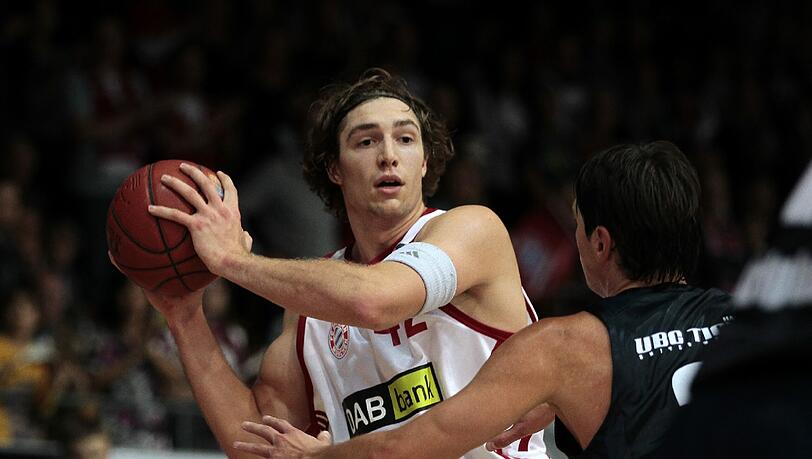 Markus Hübner, hier während der Saison 2010/11 in der zweiten Liga ProA. Markus Hübner, hier während der Saison 2010/11 in der zweiten Liga ProA.
