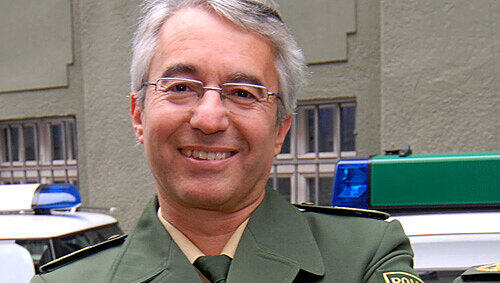 Seit 2003 ist Wilhelm Schmidbauer Münchens Polizeichef. Seit 2003 ist Wilhelm Schmidbauer Münchens Polizeichef.
