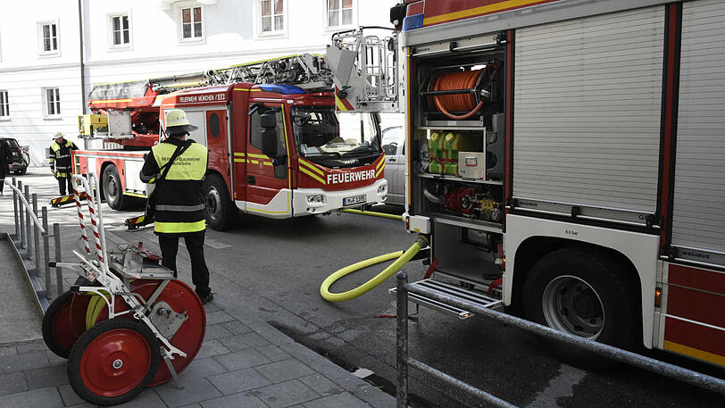Die Feuerwehr konnte den Brand löschen. Trotzdem ist die Wohnung derzeit unbewohnbar.