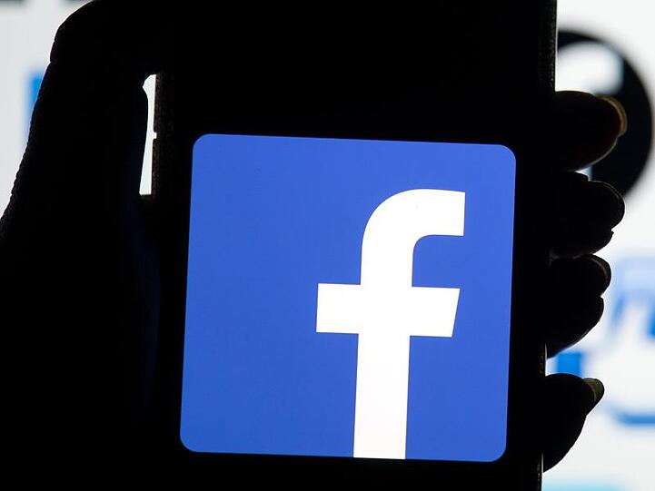 Facebook bereitet sich mit einer Milliarden-Rückstellung auf Konsequenzen aus den jüngsten Datenschutz-Skandalen vor.