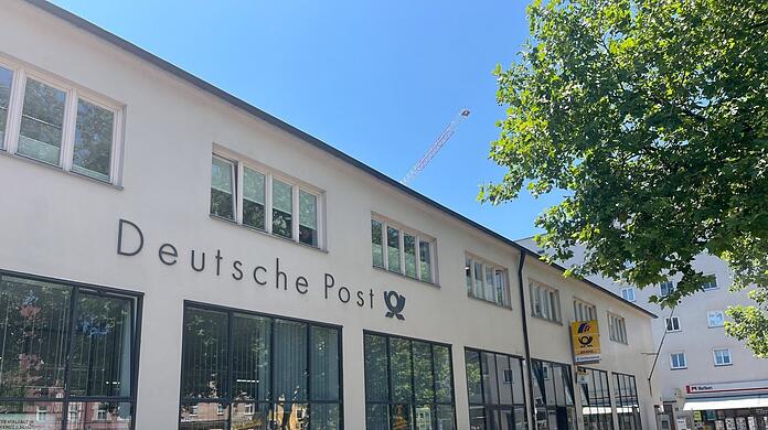 Die angekündigte Schließung der Postfiliale am Harras ist eine schlechte Nachricht fürs Viertel. Der BA will sie verhindern.