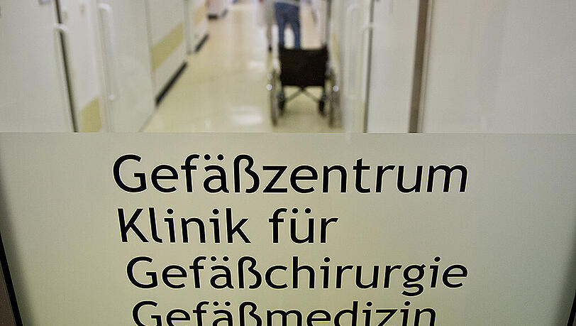 Der Chefarzt der Klinik für Gefäßchirurgie in Bamberg soll Frauen betäubt und sexuell missbraucht haben. Der Chefarzt der Klinik für Gefäßchirurgie in Bamberg soll Frauen betäubt und sexuell missbraucht haben.