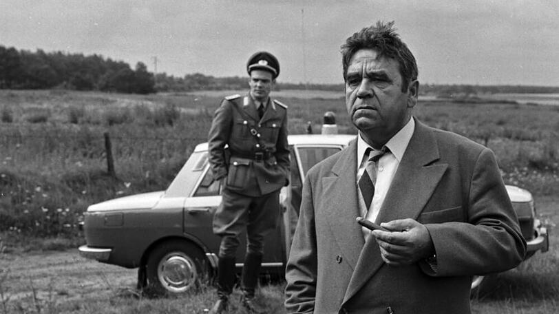 Walter Richter (r.) als Kommissar Paul Trimmel im Krimi "Tatort nach Leipzig"