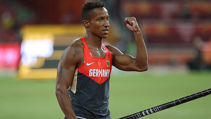 Sein bisher größter Erfolg ist der Gewinn der Goldmedaille bei den Weltmeisterschaften 2013 in Moskau: Raphael Holzdeppe. Sein bisher größter Erfolg ist der Gewinn der Goldmedaille bei den Weltmeisterschaften 2013 in Moskau: Raphael Holzdeppe.