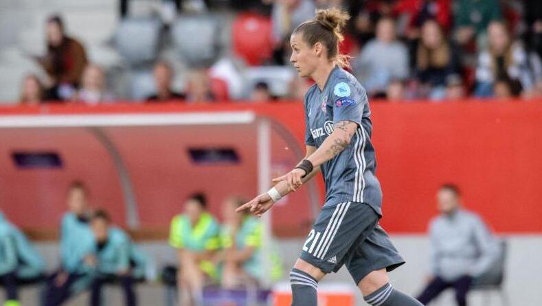 Bayern-Spielerin Simone Laudehr. Foto: Matthias Balk/dpa/Archivbild Bayern-Spielerin Simone Laudehr. Foto: Matthias Balk/dpa/Archivbild