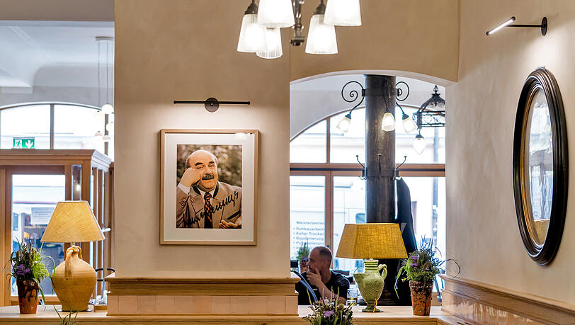 Ein Bild vom Namensgeber Walter Sedlmayr darf natürlich auch im neuen Lokal nicht fehlen.