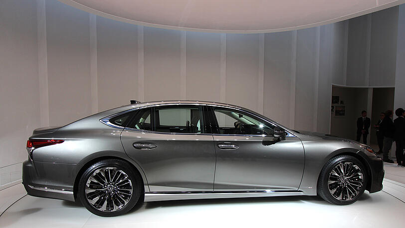 Länger, breiter und mit mehr Elektronik: Der neue Lexus LS kommt im Herbst in den Handel, zunächst allerdings nur in den USA.