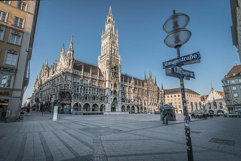17.35 Uhr: der Marienplatz - menschenleer.
