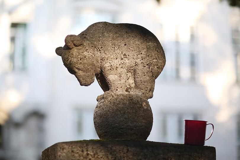 Der Bärenbrunnen steht in der Nähe des Gisela-Gymnasiums.