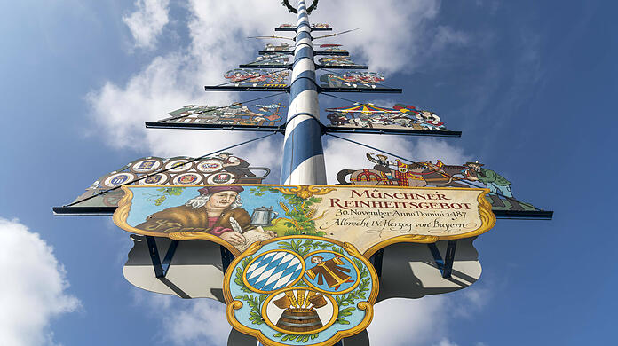 Seit 1962 wird der Maibaum am Viktualienmarkt vom "Verein Münchner Brauereien"  gestiftet. Doch heuer wird es wohl keinen geben.