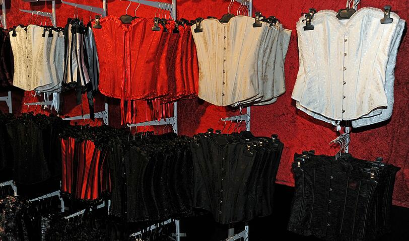 Auch sexy Dessous und High-Heels können die Besucher auf der Erotikmesse "Eros und Amore" in München bestaunen und kaufen.