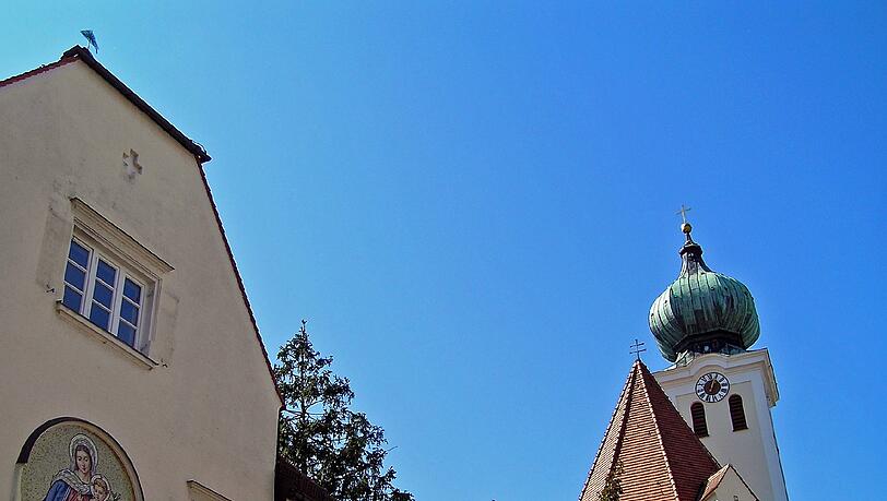 Im Innern von Maria Ramersdorf sind viele Kunstschätze verborgen. Im Innern von Maria Ramersdorf sind viele Kunstschätze verborgen.