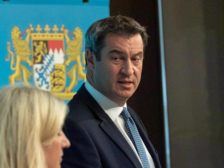 Markus Söder spricht. Foto: Peter Kneffel/dpa