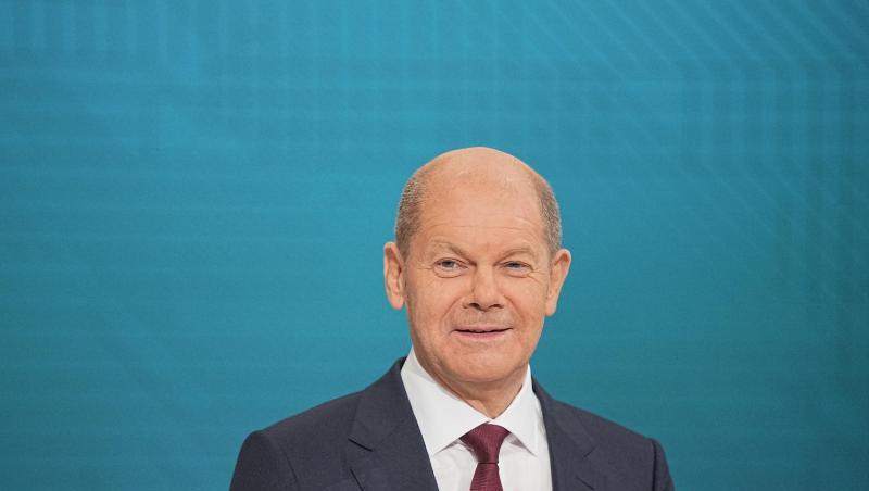 Kanzlerkandidat Olaf Scholz (SPD) im Triell-Fernsehstudio. In der Fernsehdebatte hat sich Scholz laut einer ZDF-Blitzumfrage vergleichsweise am besten geschlagen.