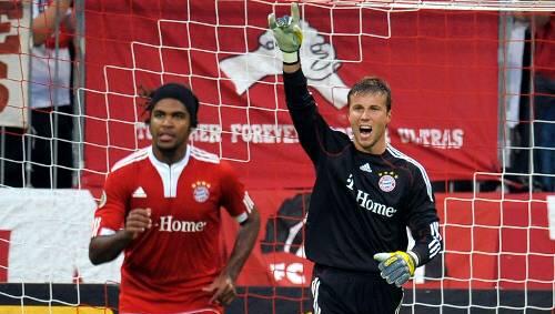 Zwei Reservisten: Keeper Michael Rensing (r.) und Breno. Zwei Reservisten: Keeper Michael Rensing (r.) und Breno.