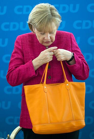 6. Handtasche Groß und vollgestopft &ndash; so tragen&rsquo;s die Heteros.