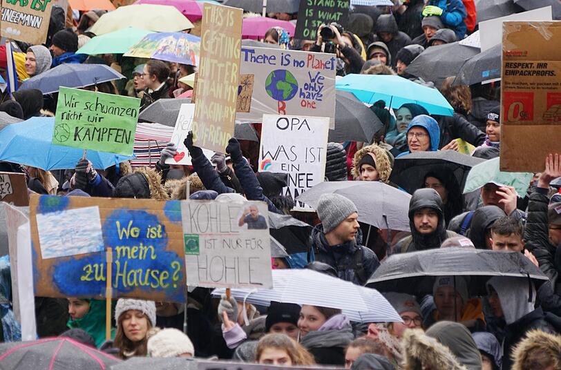 Rund 10.000 Schüler demonstrierten am Freitag (15. März) in München für einen bessere Klimapolitik.