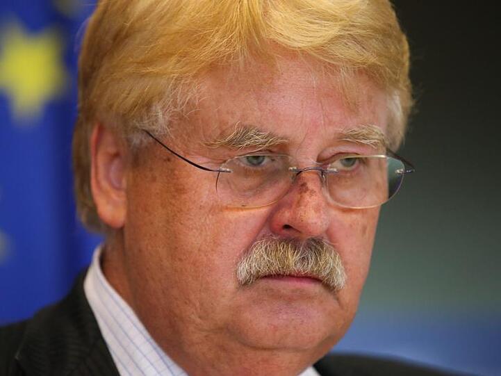 Seit Jahrzehnten ist Elmar Brok ein gefragter Interviewpartner nicht nur der deutschen, sondern zum Beispiel auch der britischen Medien.