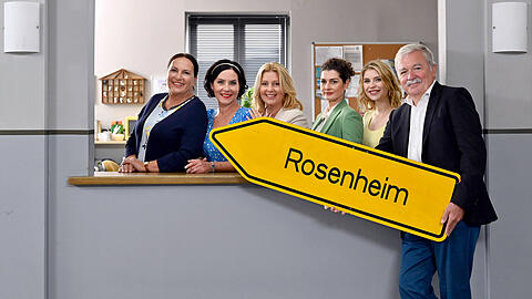 Ab dem 1. Oktober 2024 sind sie mit neuen Folgen im ZDF zu sehen: "Die Rosenheim-Cops". Ab dem 1. Oktober 2024 sind sie mit neuen Folgen im ZDF zu sehen: "Die Rosenheim-Cops".