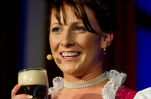 Barbara Hostmann will in ihrer einjährigen Amtszeit als Bierkönigin das Image des Bieres als Genussmittel stärken und mehr Frauen für den Gerstensaft gewinnen &ndash; aber auch gegen Komasaufen und Alkoholmissbrauch eintreten.
