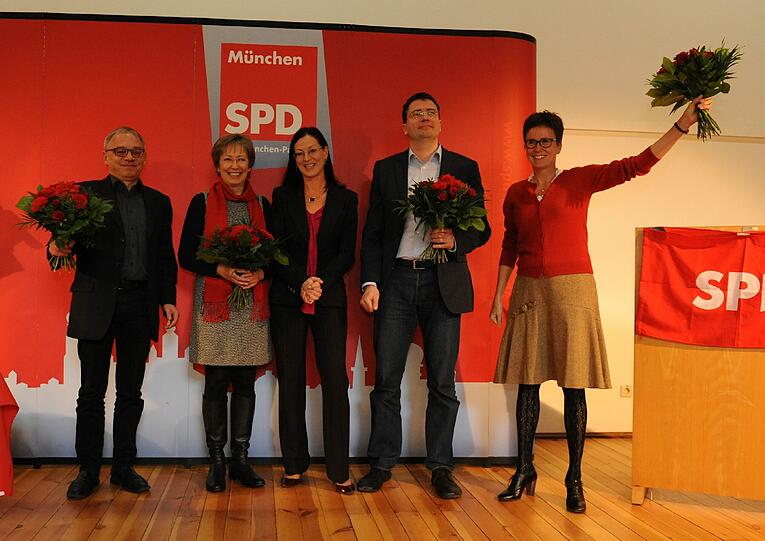 Der neue Vorstand (von links): Roland Fischer, Heide Rieke, SPD-Chefin Claudia Tausend, Florian von Brunn und Isabell Zacharias.