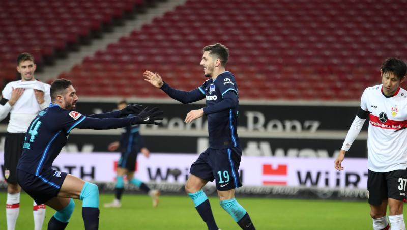 Herthas Stevan Jovetic (M) bejubelt sein zweites Tor.