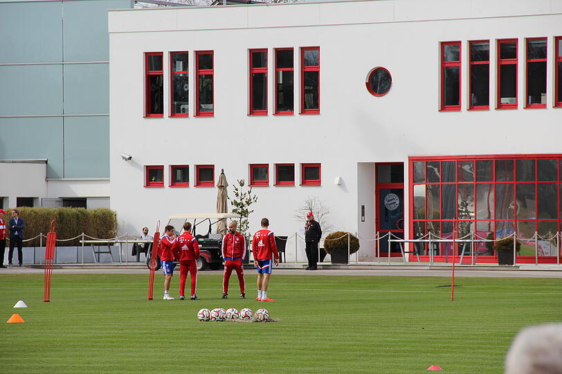 Am Dienstag gab's an der Säbener Straße ein öffentliche Trainingseinheit. Hier gibt's die Bilder!