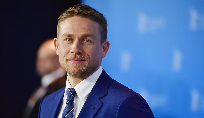 Im Dschungel gibt es keinen König: "Die Kombination aus Hunger und übermäßiger Gewissenhaftigkeit machten mich nicht gerade zu einem umgänglichen Menschen", erinnert sich Charlie Hunnam an die Dreharbeiten von "Die versunkene Stadt Z".
