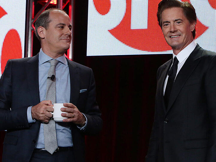 Neuauflage von "Twin Peaks" nimmt Formen an: Showtime-Präsident David Nevins (l.) und Kyle MacLachlan verkünden die Rückkehr von Special Agent Dale Cooper