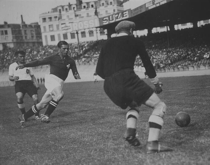 Schluss und Aus nach nur zwei Partien: Bei der WM 1938 in Frankreich scheitert "Hitler-Deutschland" an der Schweiz.