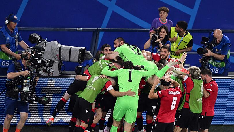 Die Georgier setzten sich gegen Portugal durch und erreichten das Achtelfinale.