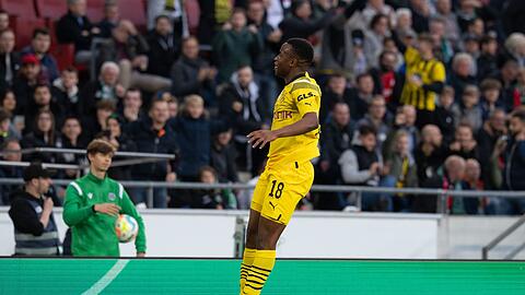 Dortmunds Youssoufa Moukoko jubelt nach seinem Tor zum 0:1.