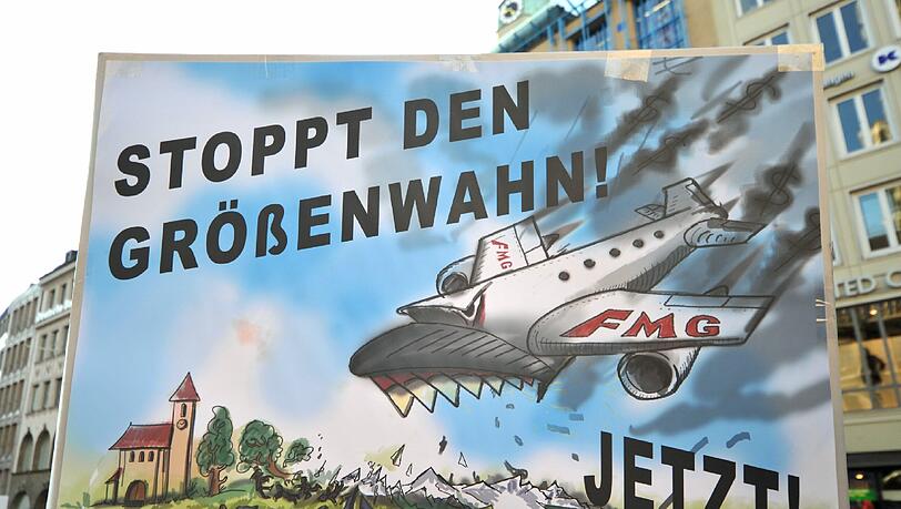 Als Größenwahn bezeichnen Gegner der dritten Startbahn das Projekt im Erdinger Moos. Als Größenwahn bezeichnen Gegner der dritten Startbahn das Projekt im Erdinger Moos.
