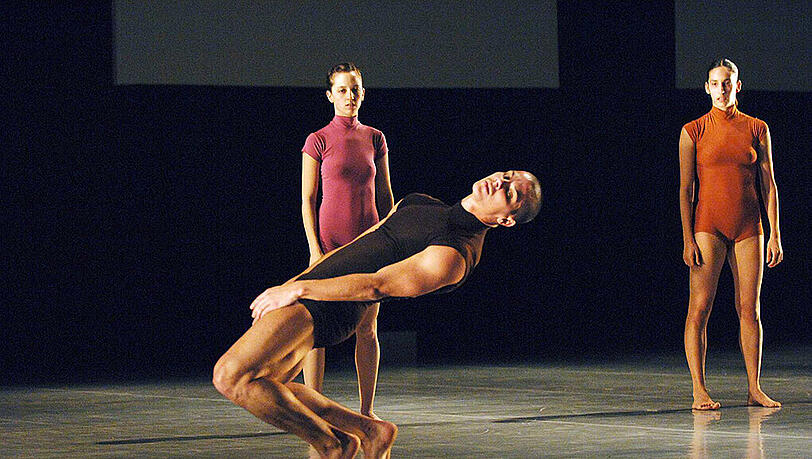 Bei Ohad Naharin ist Tanz mehr als Bewegung – das wird in „Mr. Gaga“ spannend und berührend erzählt. Bei Ohad Naharin ist Tanz mehr als Bewegung – das wird in „Mr. Gaga“ spannend und berührend erzählt.