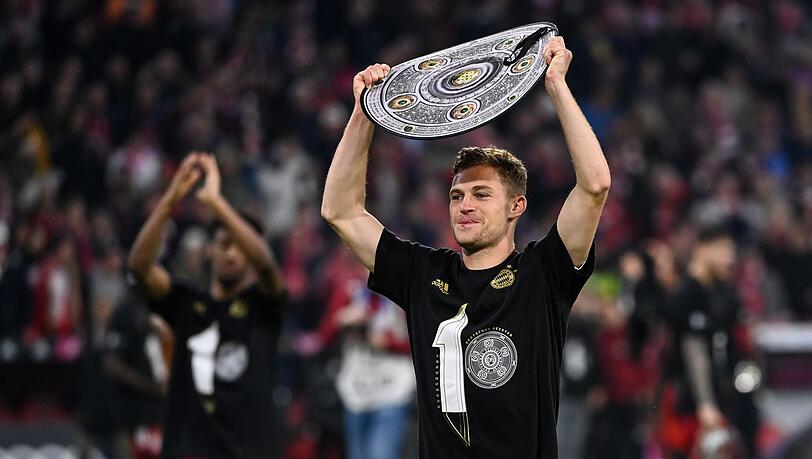 Freut sich über die zehnte Meisterschaft seines Vereins in Folge: Bayern-Spieler Joshua Kimmich. Freut sich über die zehnte Meisterschaft seines Vereins in Folge: Bayern-Spieler Joshua Kimmich.