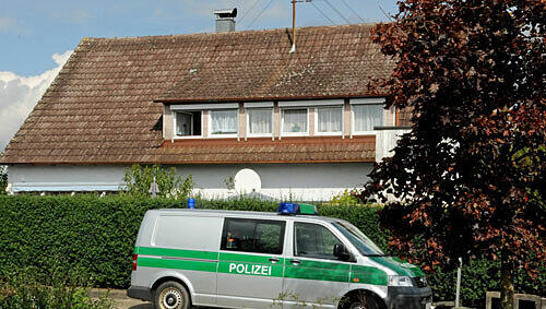 In diesem Haus soll der Familienvater seine Frau und seine Tochter ermordet haben In diesem Haus soll der Familienvater seine Frau und seine Tochter ermordet haben