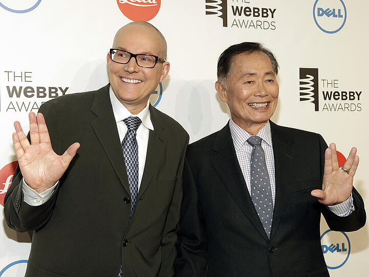 George Takei mit Ehemann Brad auf den Webby Awards im Mai 2014