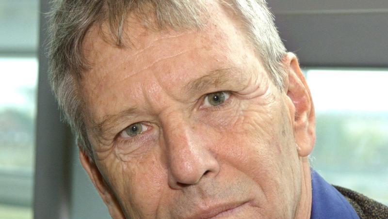 Amos Oz 2002 in Frankfurt am Main. Amos Oz 2002 in Frankfurt am Main.