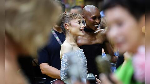 Ariana Grande bei der "Wicked: Teil 2"-Premiere in Singapur am 13. November